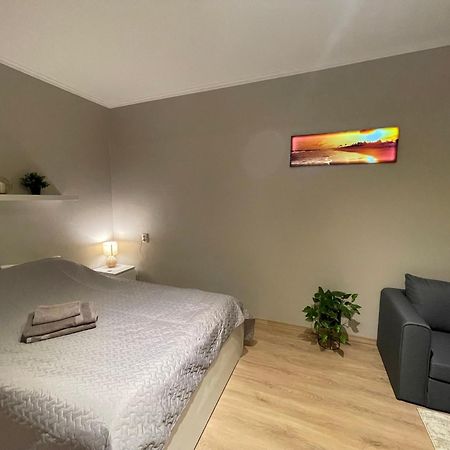 Cozy Apartment Close To Riga Airport Esterno foto